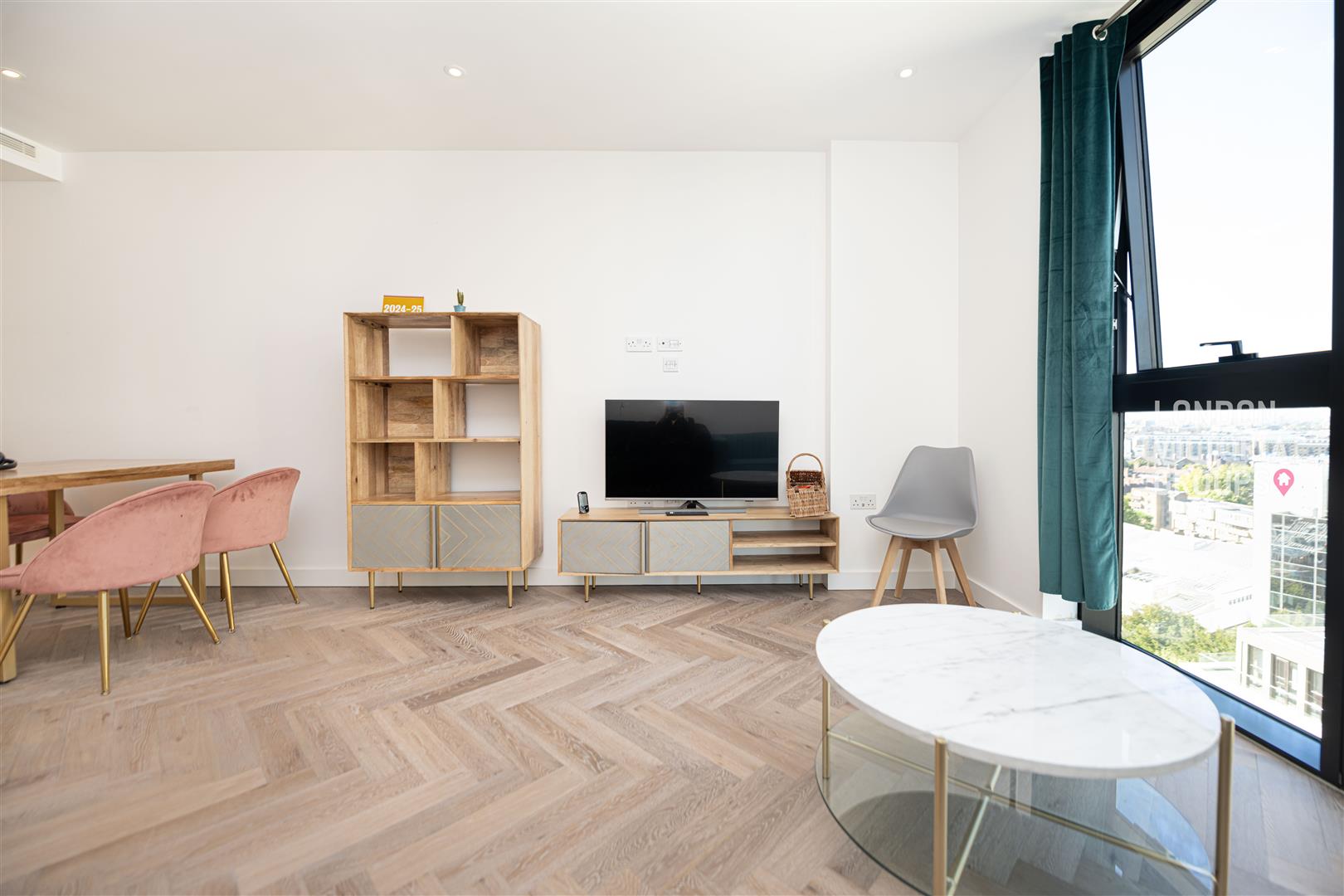 23 Gauging Square, London